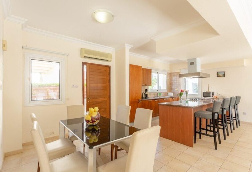 Villa Chryso In Paralimni