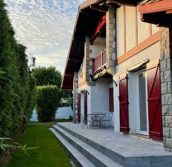 Bed & Breakfast L Etape Basque