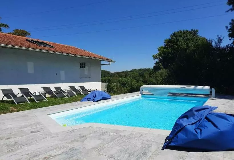 Bed & Breakfast L Etape Basque