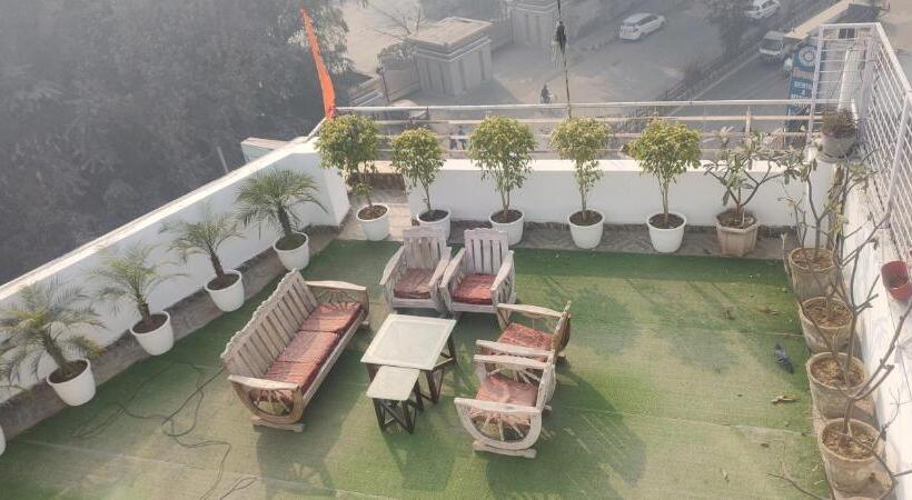 Hotel Billions Kapashera