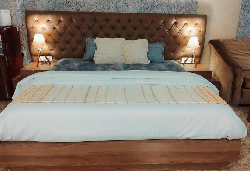 Hotel Billions Kapashera