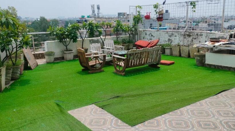 Hotel Billions Kapashera