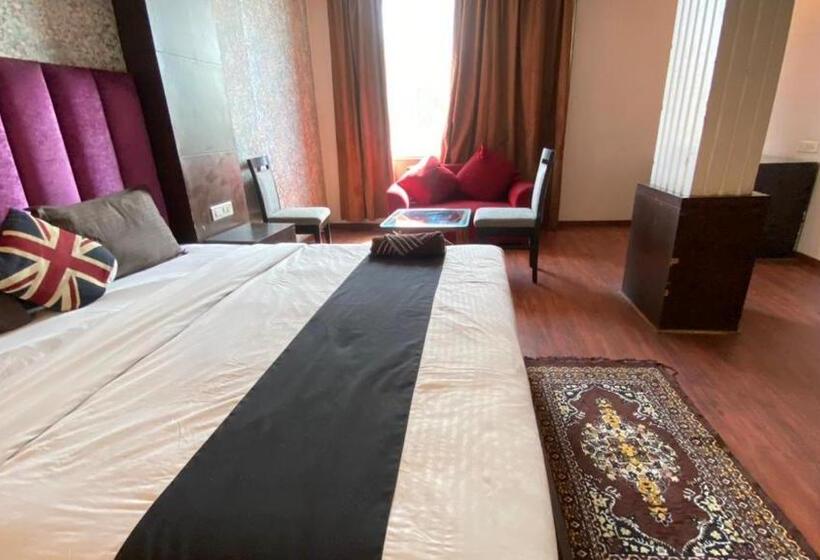 Hotel Billions Kapashera