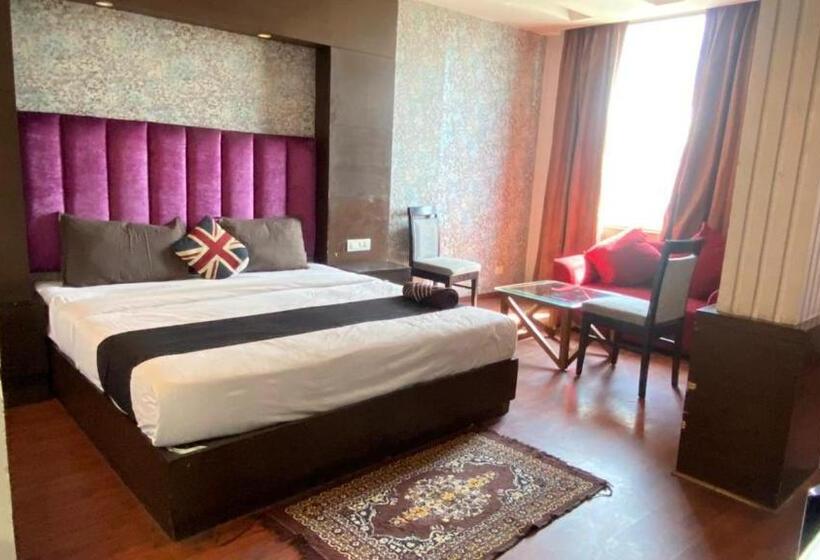 Hotel Billions Kapashera