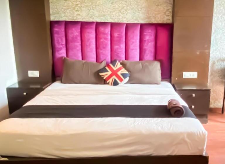 Hotel Billions Kapashera