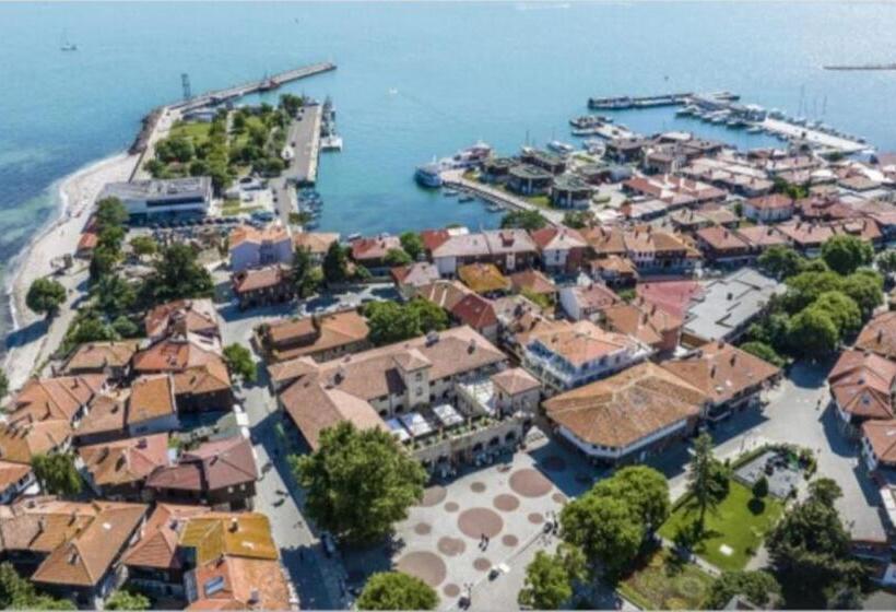 هتل Castro Mesembria Boutique