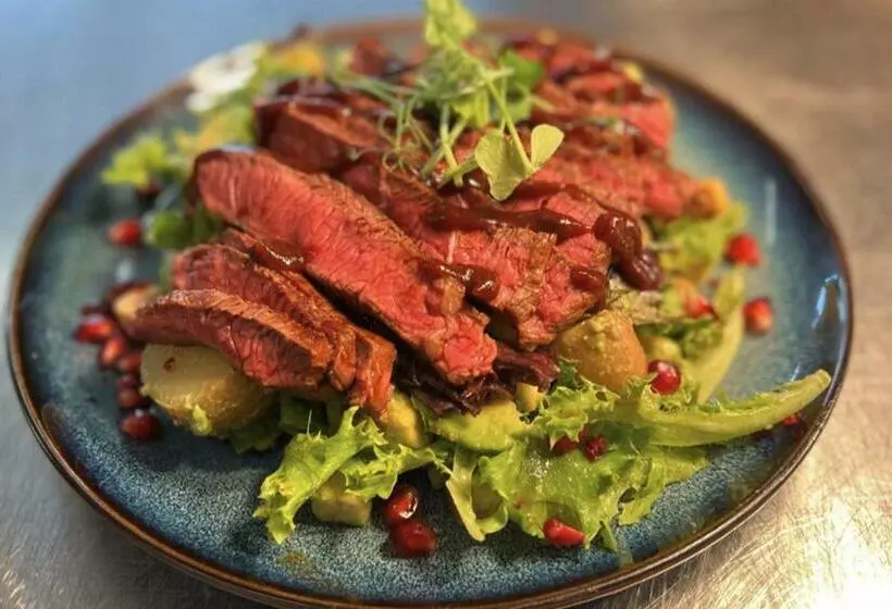 Hotelli The Crown Fakenham