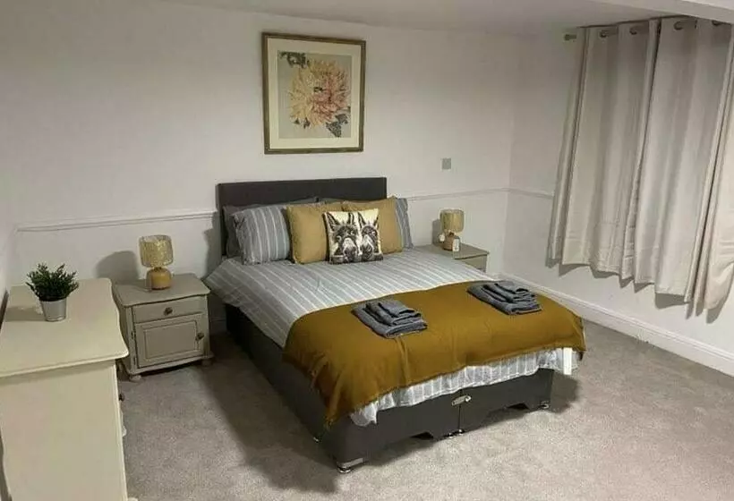 Hotelli The Crown Fakenham