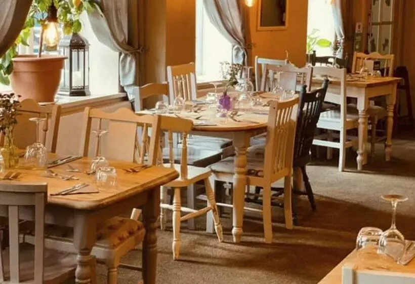 Hotelli The Crown Fakenham