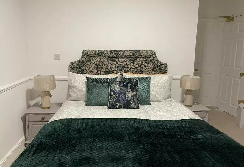 Hotelli The Crown Fakenham