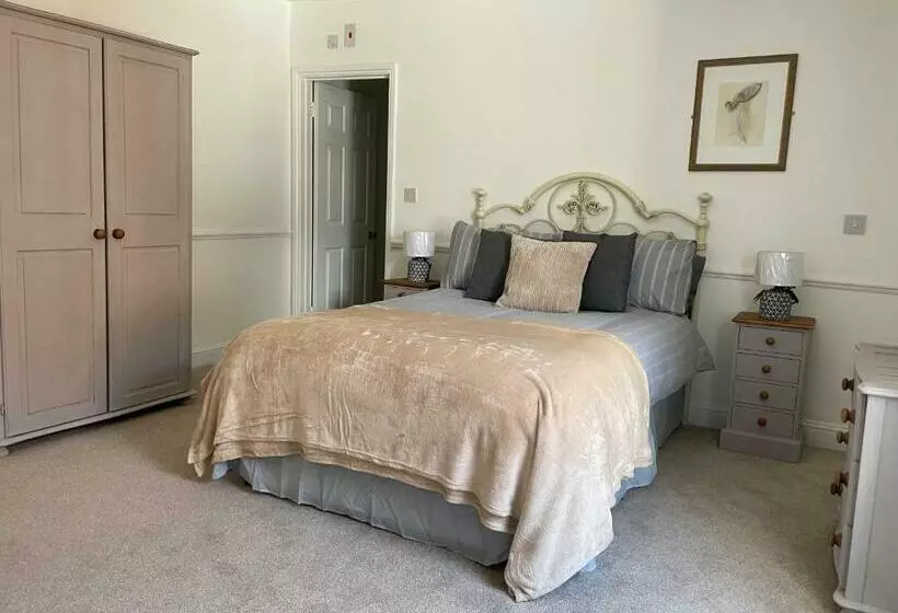 Hotelli The Crown Fakenham