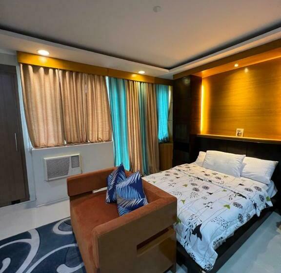 One Palmtree Villas Airport Condo