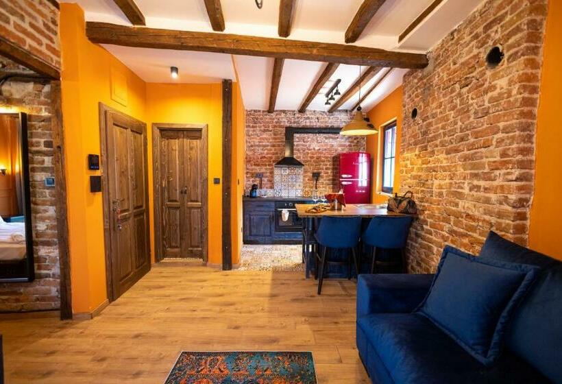 Pensjonat Nomad Studios, Kapana