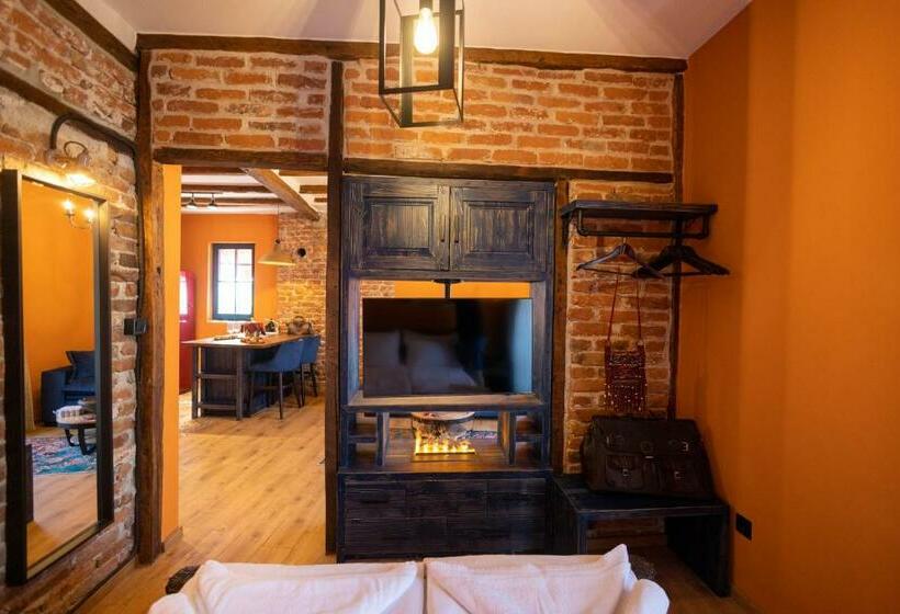 Pensjonat Nomad Studios, Kapana