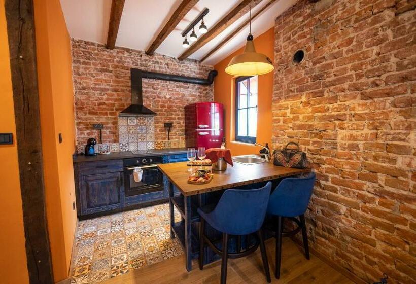 Pensjonat Nomad Studios, Kapana