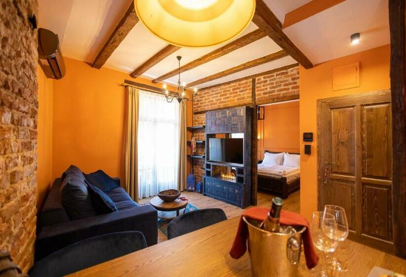 Pensjonat Nomad Studios, Kapana