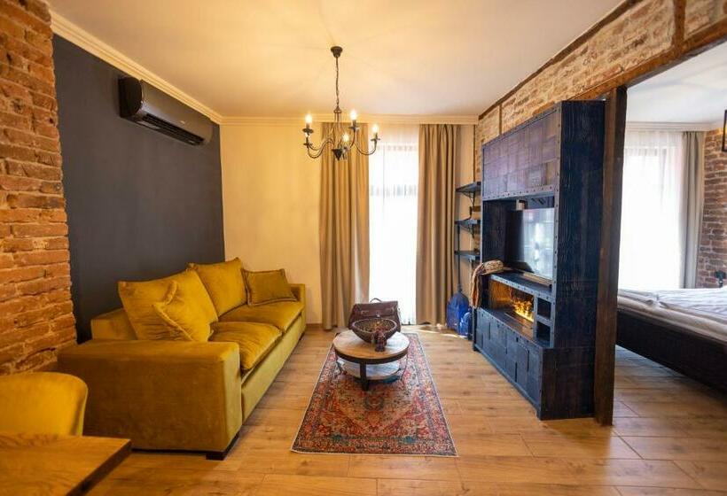 Pensjonat Nomad Studios, Kapana