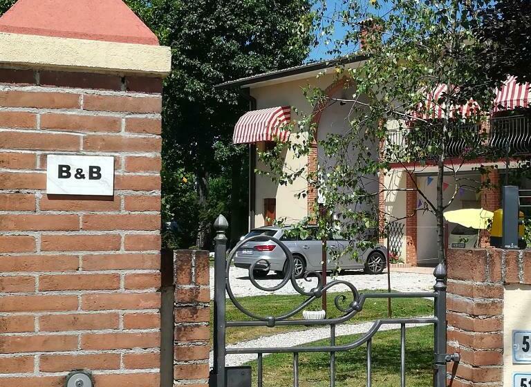 ベッドアンドブレックファースト Il Maggiociondolo