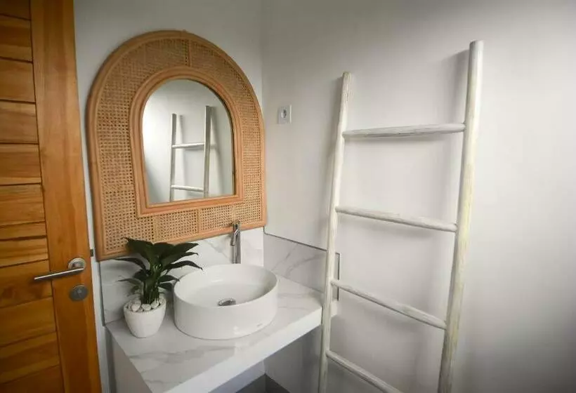 ベッドアンドブレックファースト Three Palms Surf & Stay Medewi