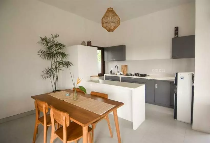 ベッドアンドブレックファースト Three Palms Surf & Stay Medewi