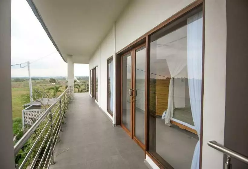 ベッドアンドブレックファースト Three Palms Surf & Stay Medewi