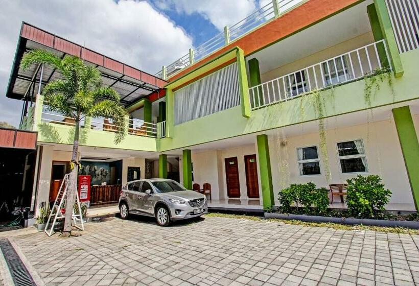 호텔 Capital O 91384 Rintaka Residence