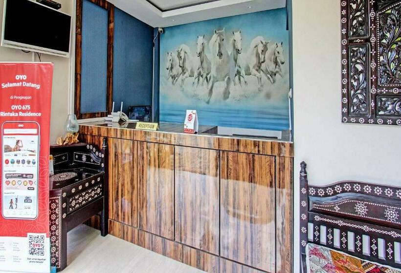 호텔 Capital O 91384 Rintaka Residence