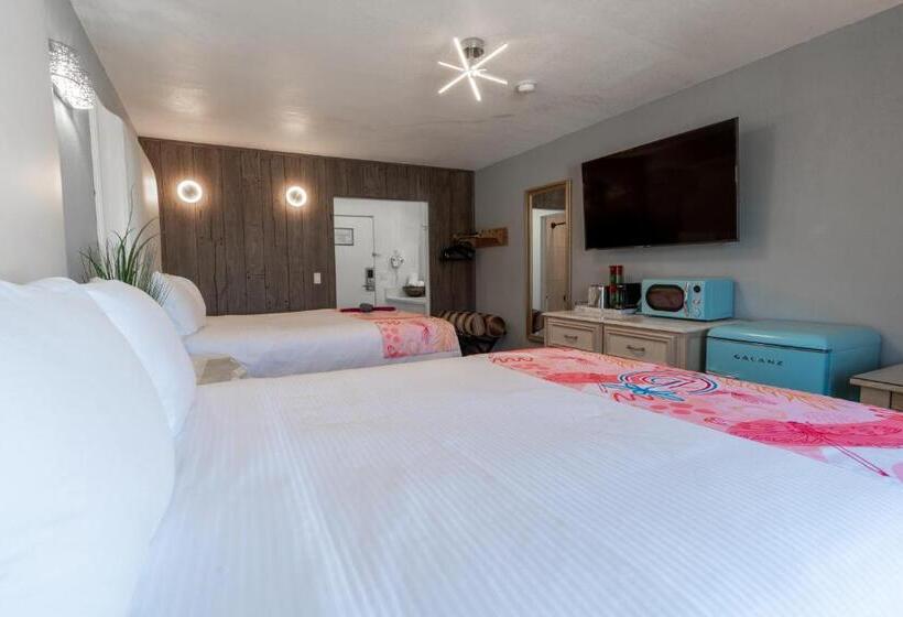 فندق Dragonfly Inn & Suites