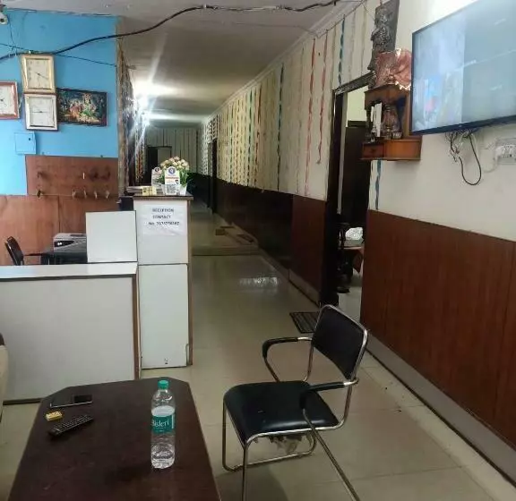 Hotelli Oyo 91244 Sunrise Hotal And Pg