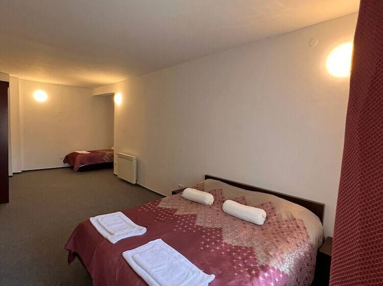 تختخواب و صبحانه Begić