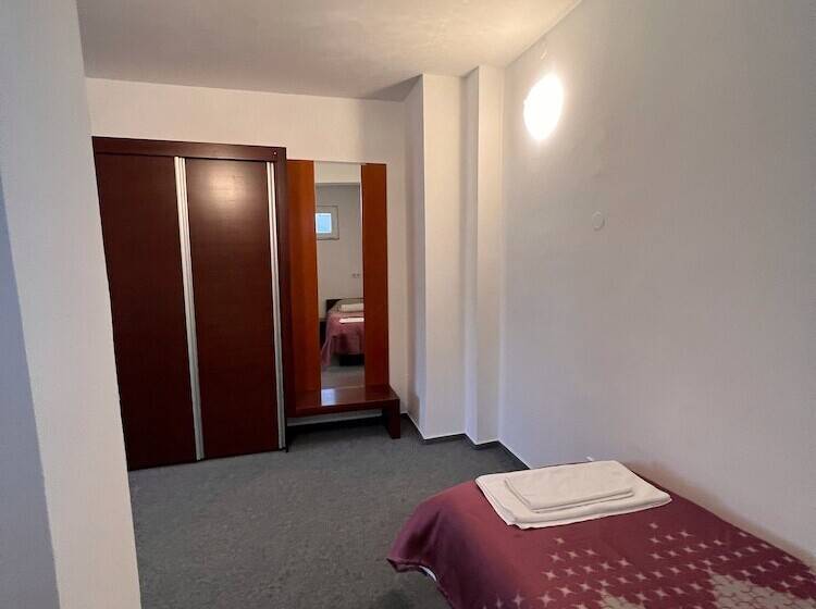 تختخواب و صبحانه Begić