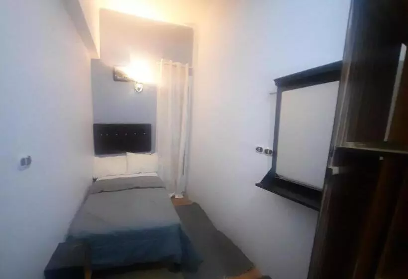 Happy Life Hostel