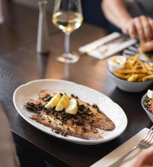 酒店 Café Koophandel