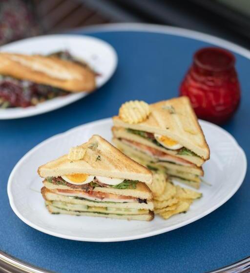 酒店 Café Koophandel