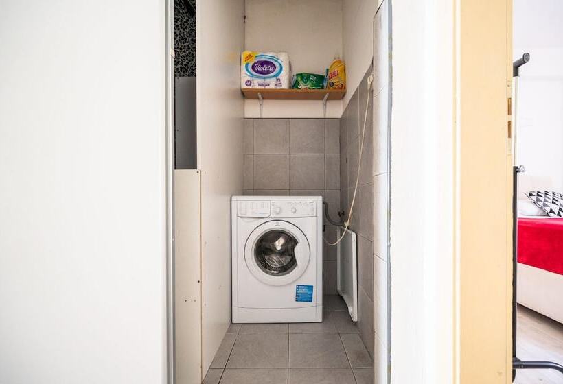 Modern 1bdr Apartment Near City Center