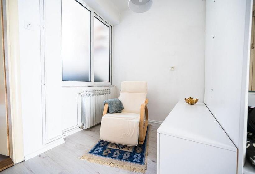 Modern 1bdr Apartment Near City Center