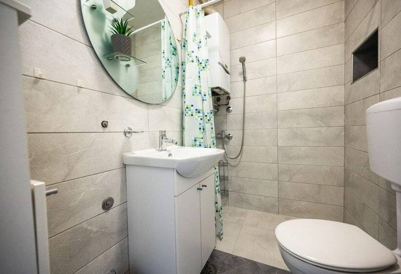 Modern 1bdr Apartment Near City Center