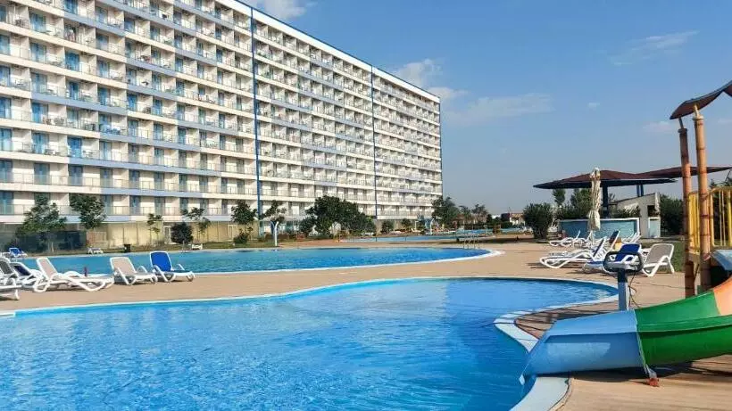 Majatalo Camera De închiriat Blaxy Premium Resort