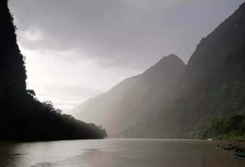 ペンション Ou River House