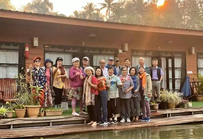 ペンション Ou River House