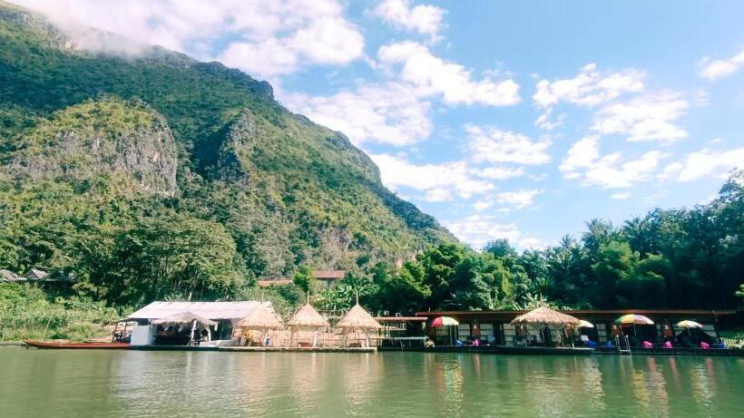 פנסיון Ou River House