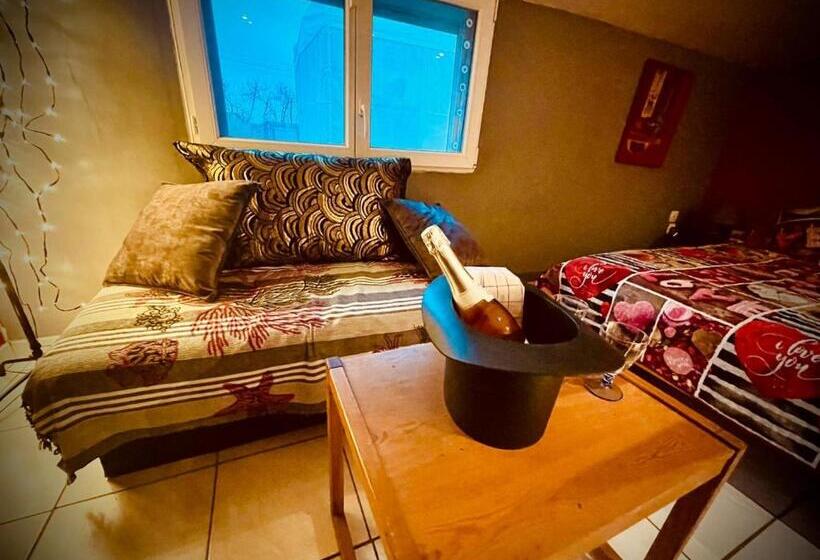 پانسیون Résidence Caenee, Le Dépaysement Naturiste En été Avec L Atypique Studio Climatisé Vintage En Sous P