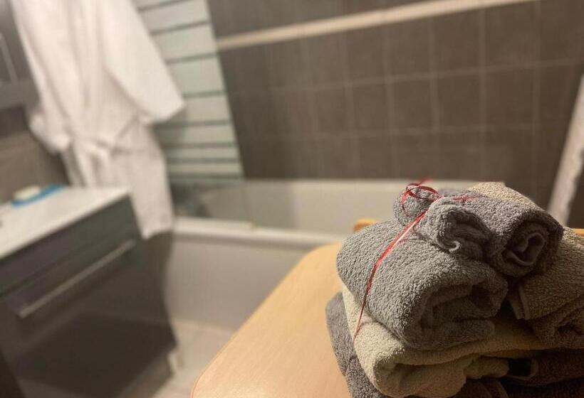 پانسیون Résidence Caenee, Le Dépaysement Naturiste En été Avec L Atypique Studio Climatisé Vintage En Sous P