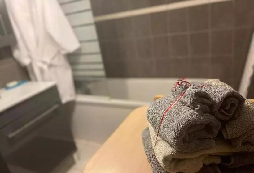 پانسیون Résidence Caenee, Le Dépaysement Naturiste En été Avec L Atypique Studio Climatisé Vintage En Sous P