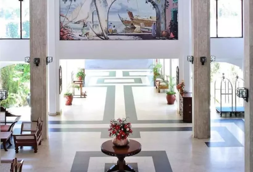 پانسیون Sarova Whitesands Beach Resort And Spa With Amazing View