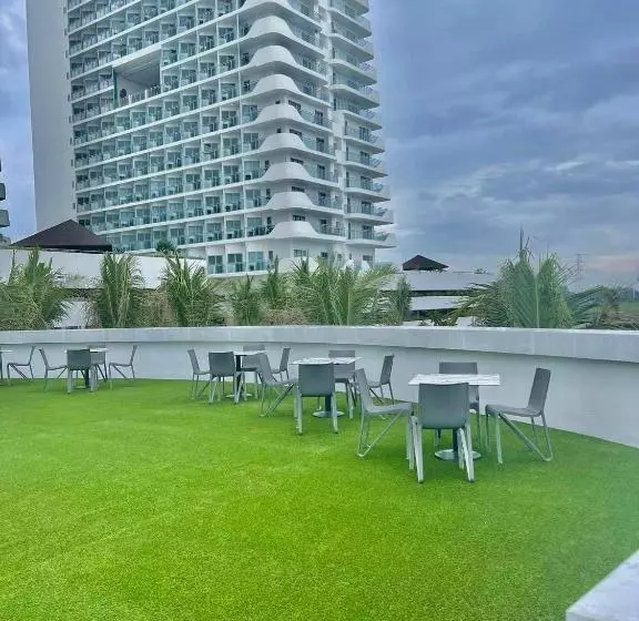 Real Serene Suite By Azure North