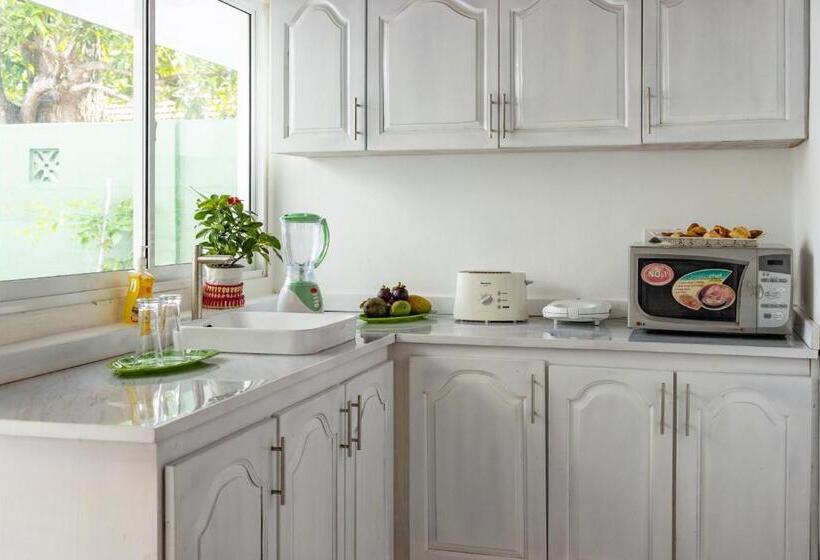 ホテル Bohemian Villa   Negombo