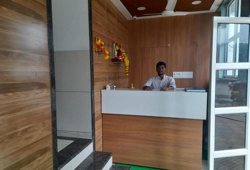 酒店 Golden Oak Lodging By Wb Inn