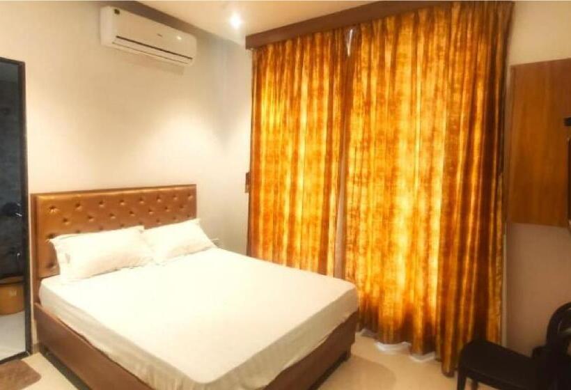 酒店 Golden Oak Lodging By Wb Inn