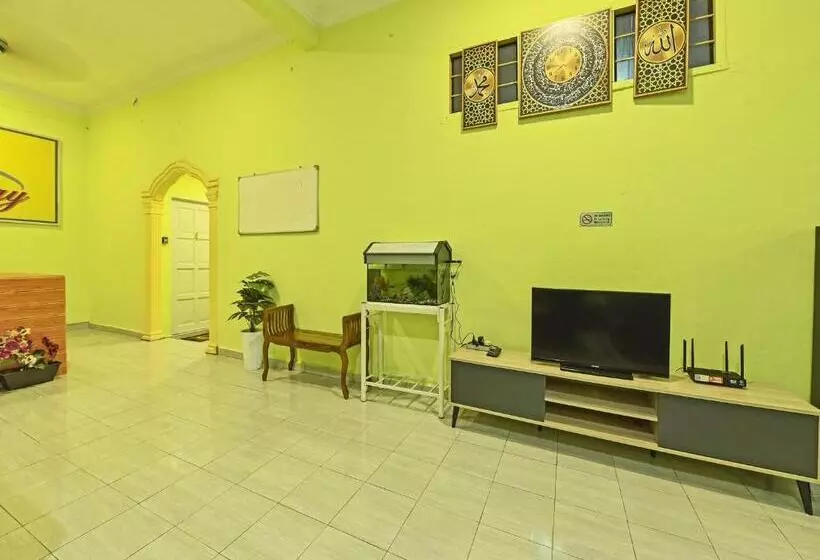 Hotelli Oyo 90551 Zn Mix Homestay & Roomstay